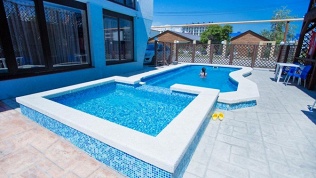 Отель Coral Family Hotel