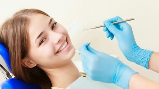 Чистка зубов или удаление зуба мудрости в клинике «Лиадент Космо»