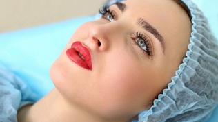 Перманентный макияж бровей, век или губ в клинике Amedikall