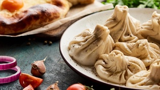 Меню кухни в ресторане кавказской кухни «МамаХинкали»