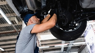 Замена масла, диагностика подвески в центре «Боравто»