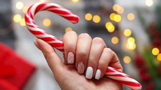 Маникюр и педикюр в студии Kuzyutina Nails