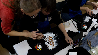 Мастер-класс по росписи футболки или шопера от мастера Эдиты Титовой