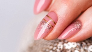 Маникюр и педикюр от мастера маникюра Айшат Лабазановой