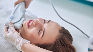 Уход за лицом в студии «Красивые люди»