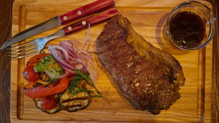 Всё меню и напитки в крафтовом баре «Баловни судьбы»