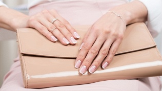 Маникюр и педикюр с покрытием гель-лаком в студии StudioEpil