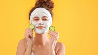 Чистка, карбоновый пилинг, биоревитализация или RF-лифтинг в центре Raya