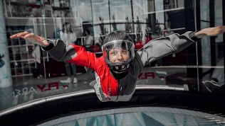 Полет в аэротрубе