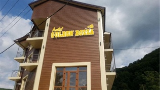 Отель Golden Rozza