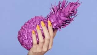 Маникюр и педикюр с покрытием гель-лаком в Meringue Beauty Studio