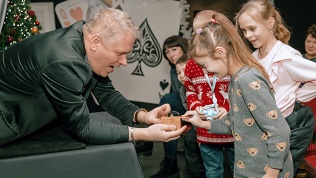 Детское шоу-программа фокусника-иллюзиониста в «Музее азартных игр»