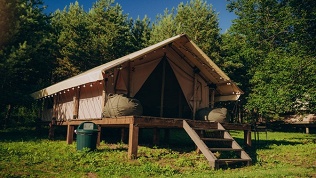 Отдых с рыбалкой, завтраком, развлечениями от глэмпинга «Шалаш»