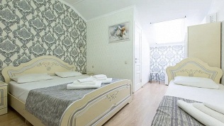 Отдых у моря в центре Адлера в гостевом доме Avsteria