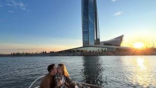 Аренда всепогодного катера с теплой каютой от компании Boat_Voyage_SPB