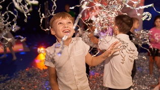 Проведение детского праздника с аниматором в Wow Land