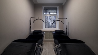 Наращивание, ламинирование ресниц, архитектура бровей в студии AlloBeauty