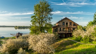 Отдых в доме с беседкой или номере на базе отдыха «Фокино-Приволжье»