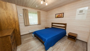 Отдых на берегу озера в сосновом бору в коттедже на базе Villa Randu