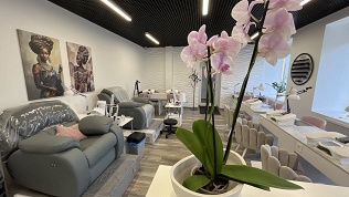 Маникюр и педикюр в бьюти-пространстве 13 Lunas