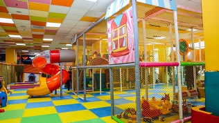 Посещение игрового комплекса «Городок» в центре «Сафари Парк»