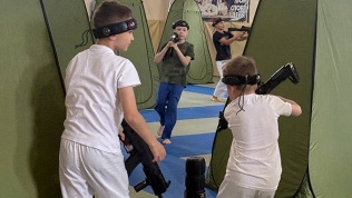 Занятия по спортивному лазертагу для детей в клубе «Пилигрим»