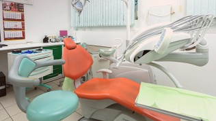 Комплексная гигиена полости рта в стоматологической клинике Unident