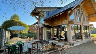 Отдых на территории банного комплекса в «Доме в Шишкином лесу»