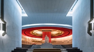 Билет на экскурсию «От пирамид и Парфенона — к Ильичу и Джобсу»