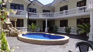 Отдых в Сочи с посещением бассейна в гостевом доме «Амфора»