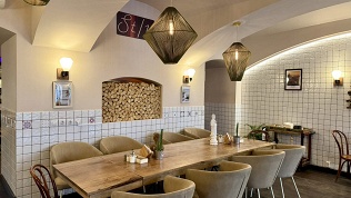 Всё меню кухни и напитки в кафе Bistrot Centrale