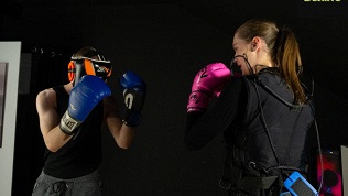 Тренировки по фитнесу с элементами бокса в EMS-костюме от Petrov Boxing