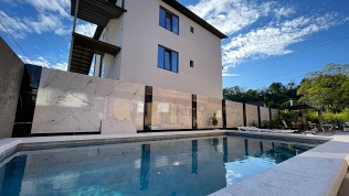 Отдых с питанием и посещением бассейна в гостевом доме «У Темы»