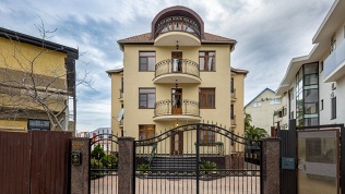 Отдых в Сочи на берегу Черного моря в гостевом доме Golden House