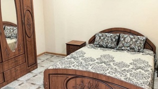 Проживание в номере или коттедже от компании «У старого моста»