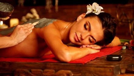 

Моделирующая SPA-программа в центре красоты и SPA Indonesia