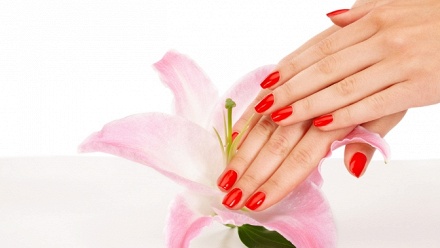 

Маникюр, педикюр с покрытием в студии Loft Nail Bar
