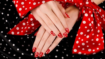 

Маникюр и педикюр в салоне красоты Elsobeauty