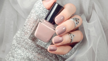 

Маникюр и педикюр либо наращивание ногтей от салона Golden Time Nails
