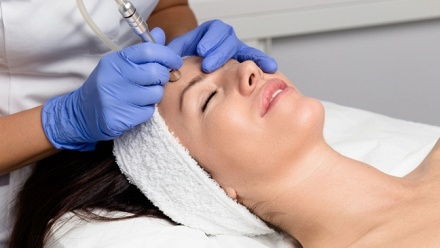 

Чистка, пилинг, фракционное омоложение лица в клинике ASmed Beauty Clinique