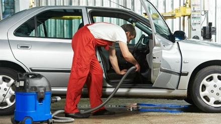 

Комплексная химчистка автомобиля от компании Fast and Shine