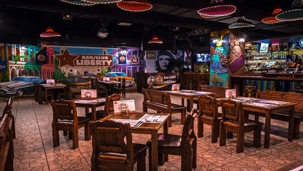 

Блюда и напитки в Liberty Bar за полцены
