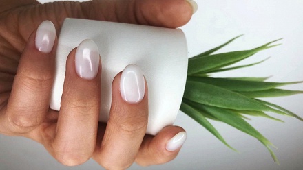 

Маникюр и педикюр с покрытием гель-лаком в салоне Co-Working Beauty