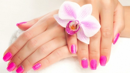 

Маникюр и педикюр с покрытием и подарком от сети салонов Ice-beauty