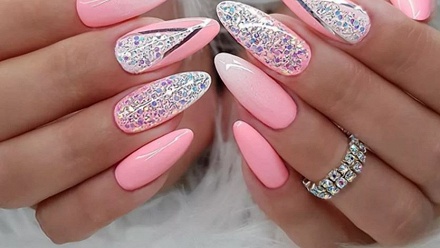 

Маникюр и педикюр в салоне Nails Funny