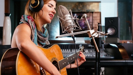 

Занятия по вокалу, фортепиано, сольфеджио в студии Vocal Studio Virtuozoff