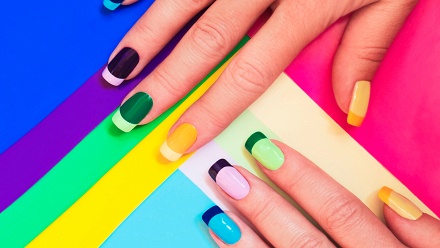 

Маникюр или педикюр с покрытием Shellac либо без в Salon Moon