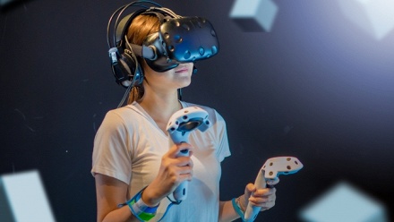 

60 минут игры в шлеме HTC Vive в клубе Connect Arena