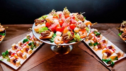 

Фуршетный сет от службы доставки Mosfurshet Catering