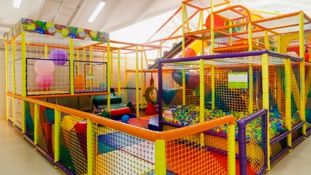 

Безлимитное посещение в течение дня клуба «Клякса»